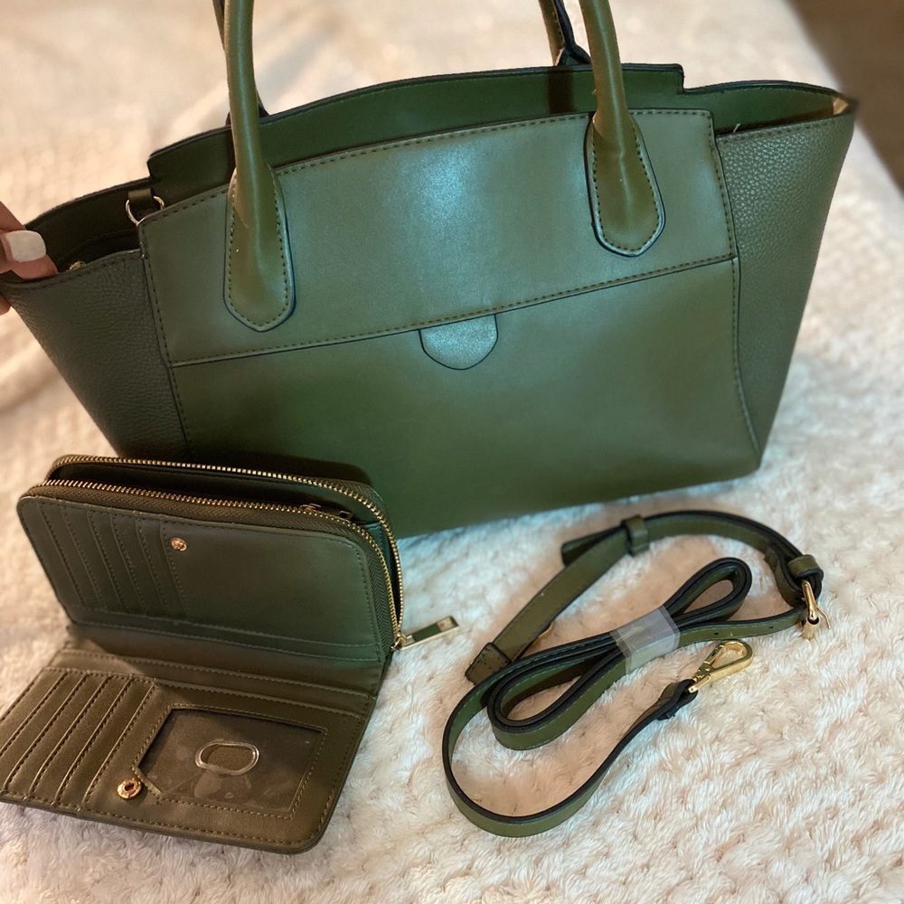 Gorgeous Winter Green Everyday Bag